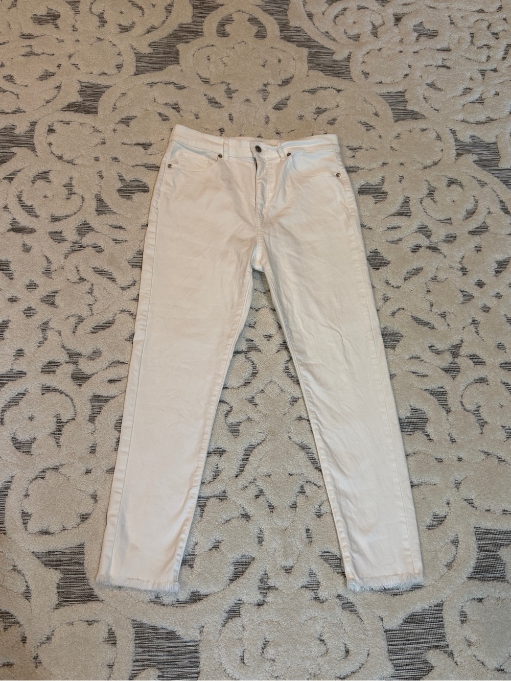 Loft Women's White Straight Jeans frayed ankle hem size 8 29 waist like new